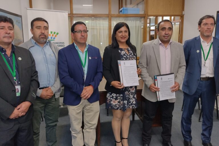 Intendente-de-Iglesias-y-autoridades-de-Rio-Hurtado