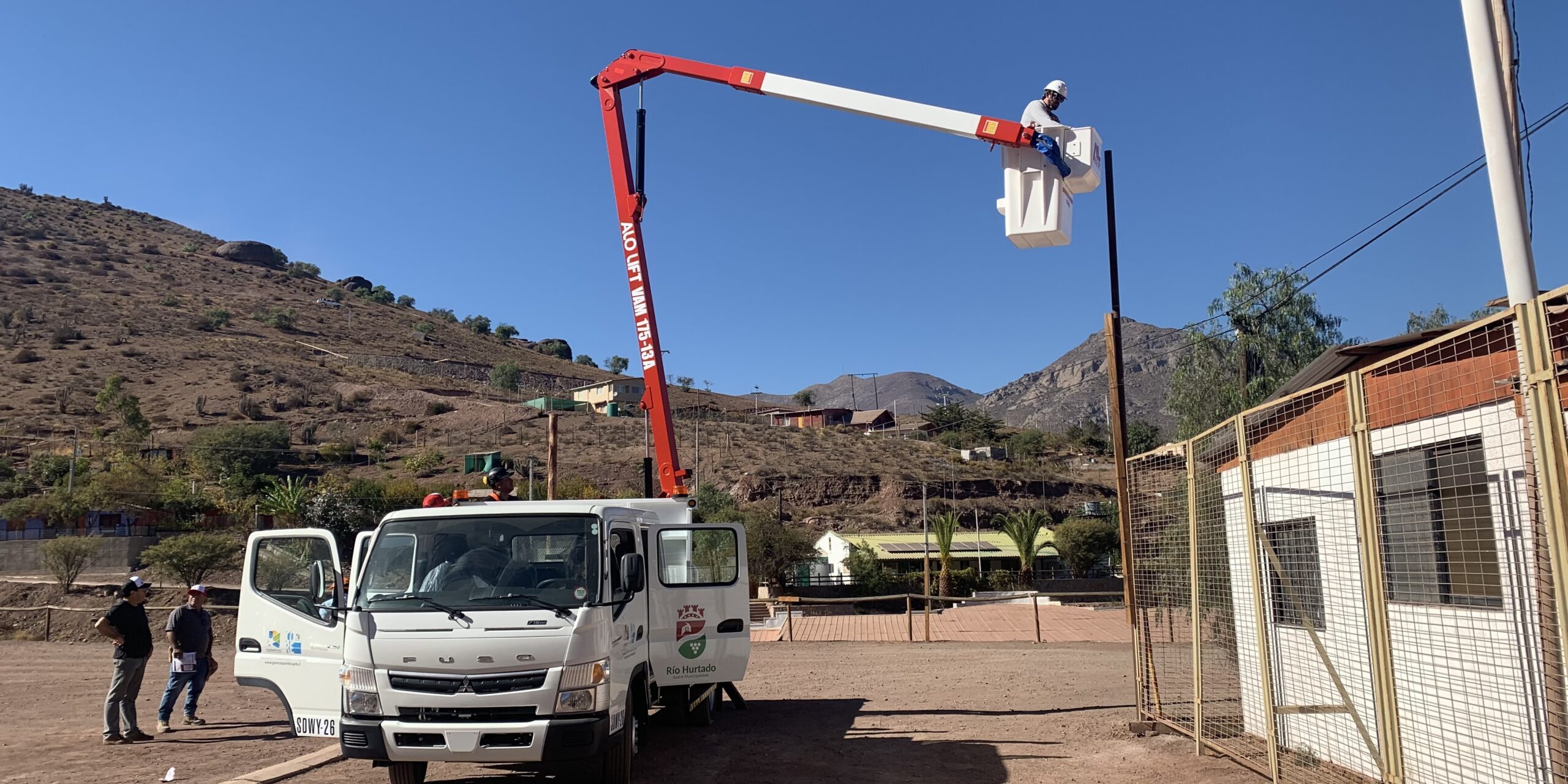 Rio-Hurtado-camion-elevador