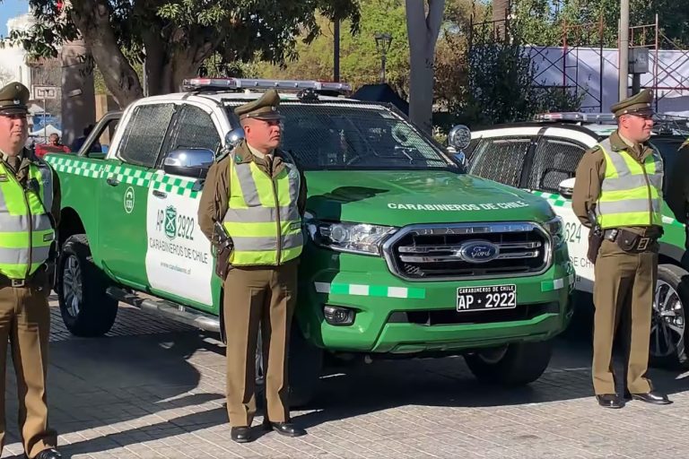 Carabineros-Hurtado-vehiculo