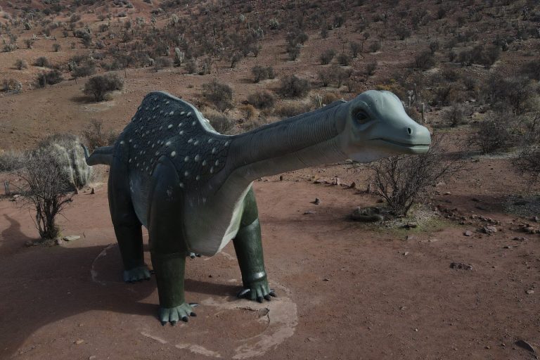 Monumento-Natural-Pichasca-dinosaurio-2