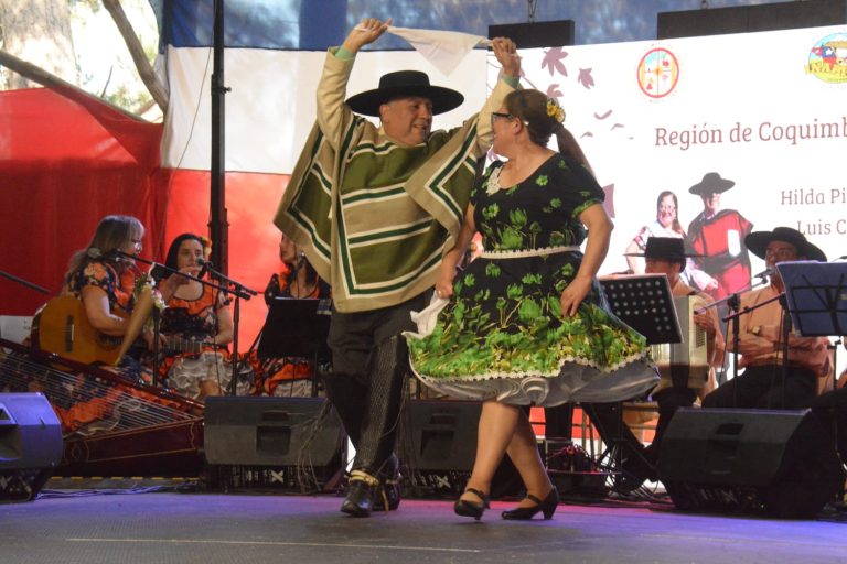 Mariela-Valenzuela-cueca-Rio-Hurtado